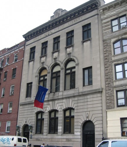 The Fort Washington Branch of the New York Public Library (farm4static/Flickr)