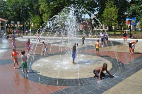 INTERACTIVE WATER ELEMENTS ARE AMONG THE MORE POPULAR UPDATES. (COURTESY WASHINGTON PARK VIA FLICKR)