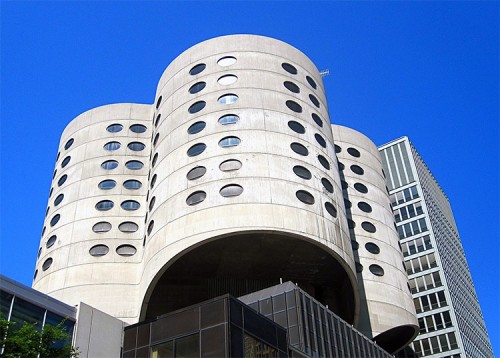 Bertrand Goldberg's Prentice Women's Hospital in Chicago. (ChicagoGeek/Flickr)