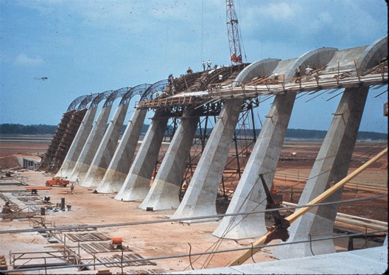 Saarinen's Dulles Airport under construction. (Courtesy Metropolitan Washington Airport Authority)