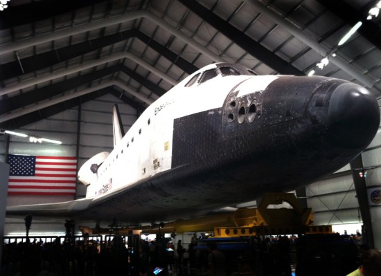 The Space Shuttle Endeavor in its new Los Angeles home. (Sam Lubell / AN)