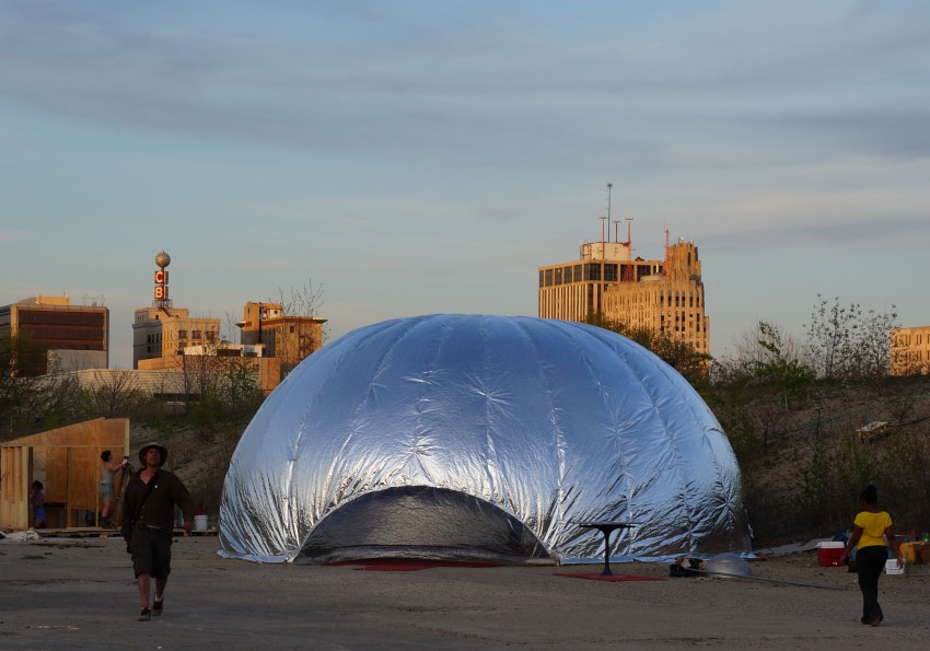 Ann Arbor-based artist Michael Flynn installed an inflatable likeness of Anish Kapoor's Cloud Gate. (Courtesy of Flint Public Art Project)