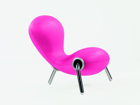 Embryo Chair, Designed 1988. Designed by Marc Newson, Australian, born 1963. Polished aluminum, polyurethane foam, synthetic upholstery textile, zipper (Photography Fabrice Gousset / Courtesy Philadelphia Museum of Art) 