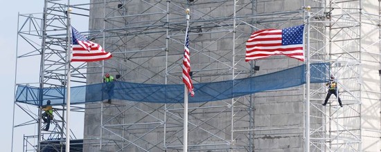 Workers on the Washington Monument's scaffolding. (John Sonderman / Flickr) 