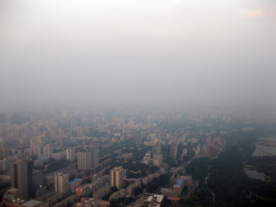 Smoggy Beijing. (Flickr / william veerbeek) 