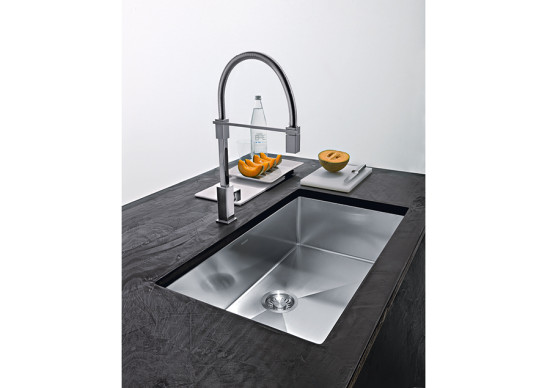 1-Franke-Planar8-sink-faucet