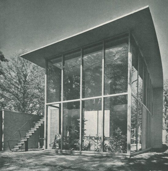 Keck & Keck's Blair House, shortly after its construction. (Hedrich Blessing, Architectural Record, February 1957)