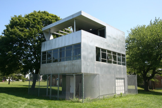 The Aluminaire House, designed in 1931 by Kocher and Frey. (Jenosale/Flickr)
