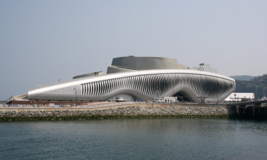 Knippers Helbig designed a kinetic facade in GFRP for Thematic Pavilion Expo 2012. (Courtesy SOMA)