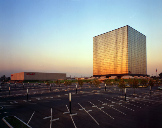 Sears, Roebuck and Company, Pacific Coast Territory Administrative Offices. Alhambra, CA.  A.C. Martin & Associates. design 1969, completion 1971. (Wayne Thom) 