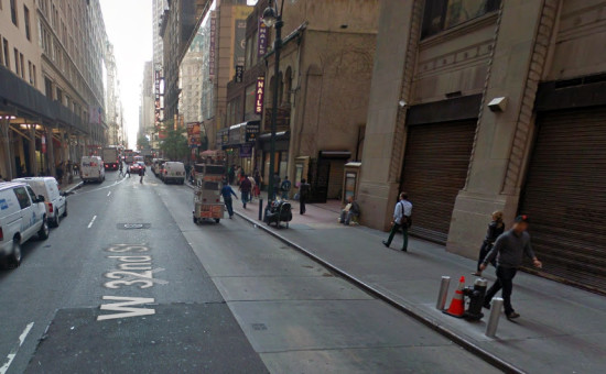 West 32nd Street between 6th and 7th avenues before the sidewalk expansion. (Courtesy Google)