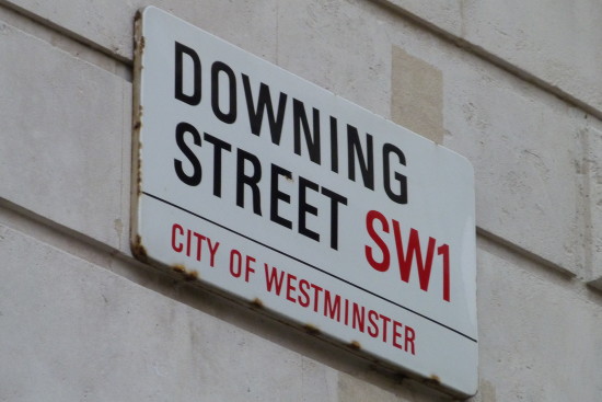 Univers on the UK Prime Minister's street sign. (Rosscophoto / Flickr)
