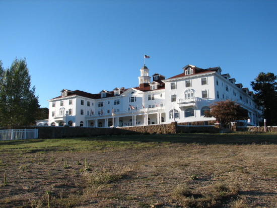 The ominous Stanley Hotel (Cong / Flickr)