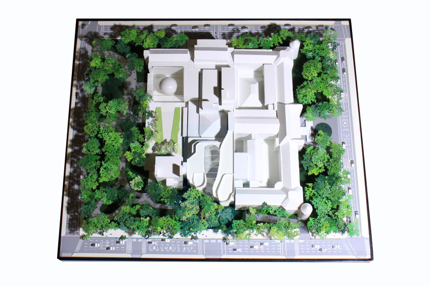 Model of the museum complex with the proposed Gilder Center (Courtesy AMNH/D. Finnin)