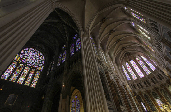 OLD AND NEW AT CHARTRES CATHEDRAL. (COURTESY LAWRENCE OP, FLICKR)