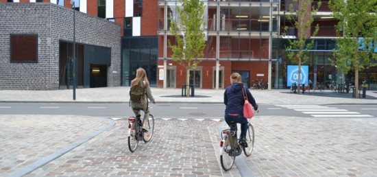 CYCLING AND PEDESTRIAN PATHS. (COURTESY WEST 8)