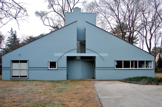 The Vanna Venturi House (Wikipedia)