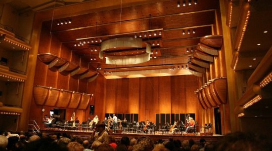 The existing David Geffen Hall. (Courtesy Lincoln Center)