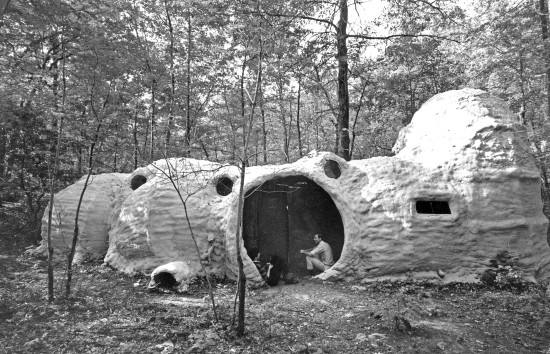Inflatable foam house built on the Yale GolfCourse under the direction of Felix Drury, 1968. (Courtesy Yale University Library Manuscripts and Archives. (Courtesy Yale School of Architecture.)