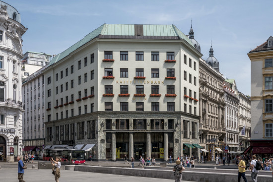 Looshaus Michaelerplatz, Vienna. Adolf Loos was the author of the essay "Ornament is crime" (Courtesy Wikipedia)