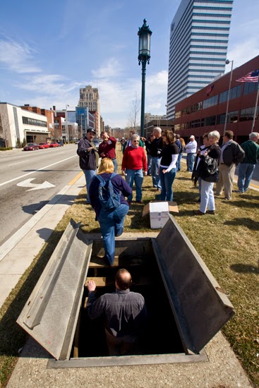 Access to the tunnels along Central Parkway in downtown Cincinnati (courtesy Ronnie Salerno)