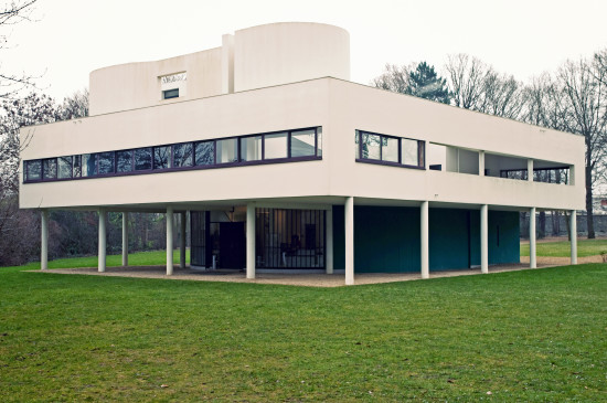 The Villa Savoye is free from ornamental distractions (m-louis / Flickr)
