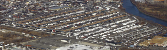 The 60-acre Hunts Point Cooperative Market, pictured here in 2008, is one of the world's largest food distribution centers. (Doc Searls via ArnoldReinhold / Wikimedia Commons)