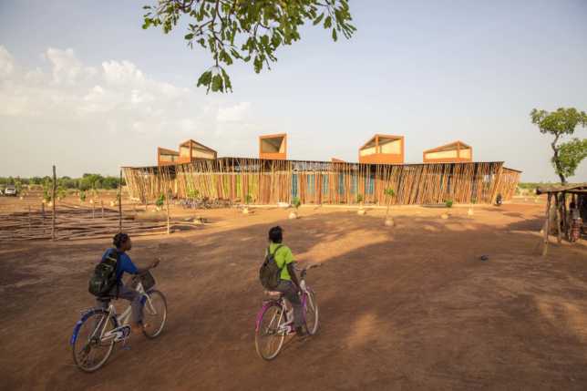 Francis Kéré's "Lycée Schorge" in Koudougou, Burkina Faso, 2016. (Courtesy Daniel Schwartz/Gran Horizonte Media)