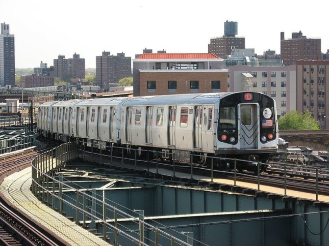 https://commons.wikimedia.org/wiki/File:NYCSubway8253_on_the_L_line.jpg