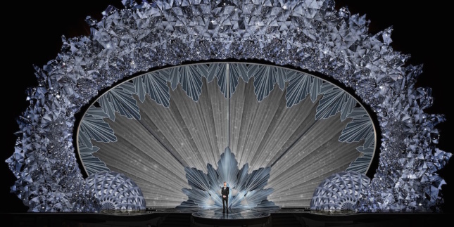 The stage for the 2018 Oscars ceremony will include 45 million Swarovski (via Architectural Digest)