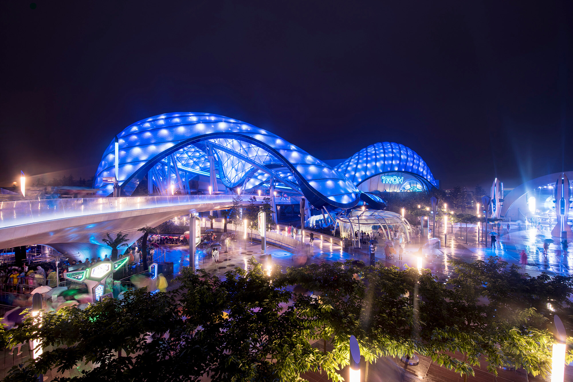 Image: Shanghai Disney Resort Tomorrowland. (Courtesy Grimshaw Architects)