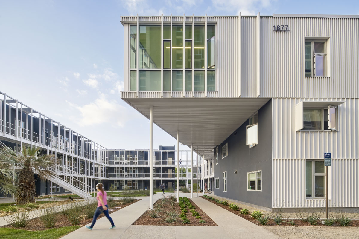 LOHA, SOM, and Kevin Daly Architects collaborate on new student housing at UCSB (Bruce Damonte)