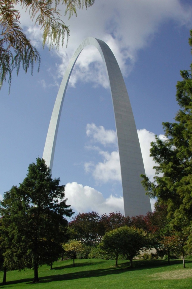 Gateway Arch by Eero Saarinen, St. Louis, Missouri