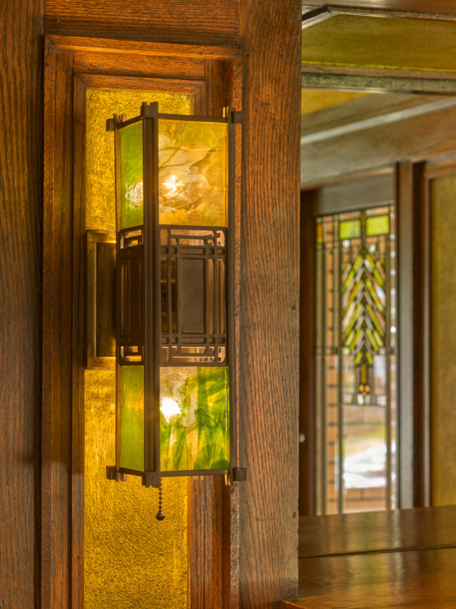 More of Wright's light fixtures and leaded windows.