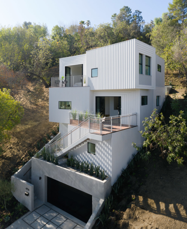 FreelandBuck’s StackHouse uses custom board-and-batten siding and a compartmentalized floor plan to explore new terrain in the speculative housing market in Los Angeles.