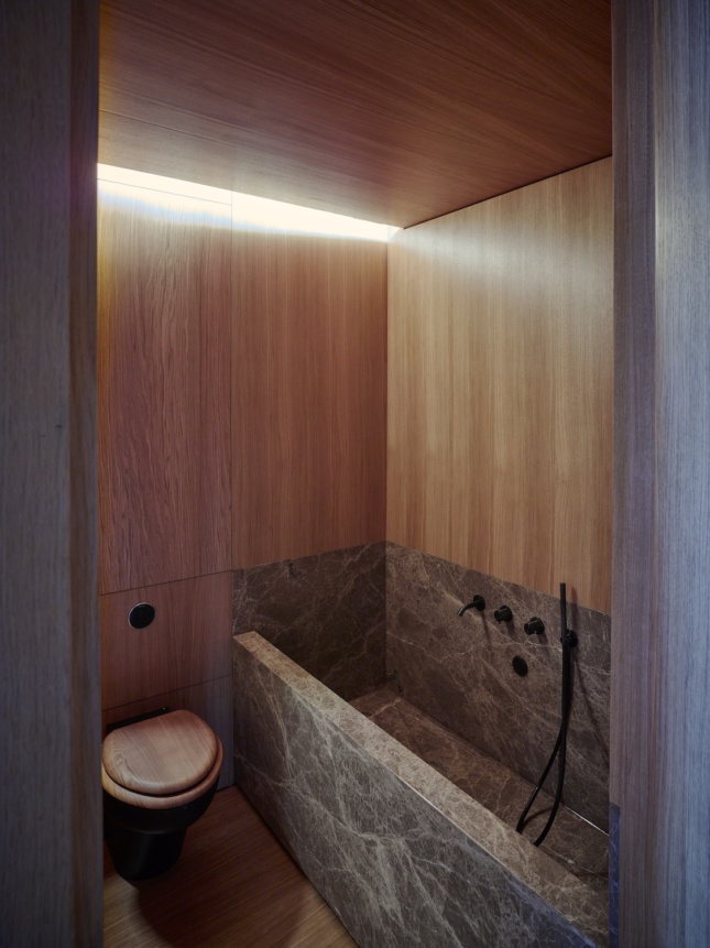 Interior photo of a bathroom