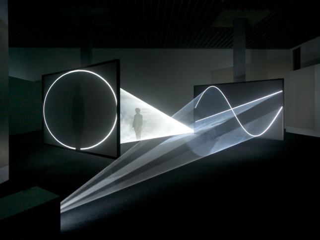 Face to Face, 2013, Anthony McCall. Installation view, LAC, Lugano, 2015.