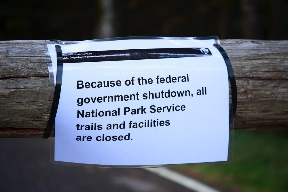Photo of shutdown sign at a National Park