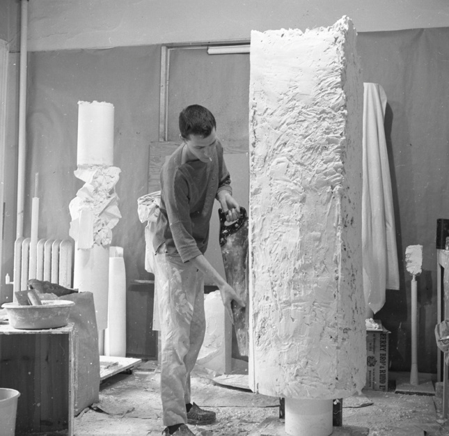Photo of Robert Murray working on a plaster sculpture