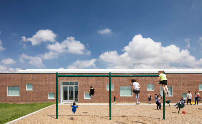 Exterior photo of the Wisner-Pilger Public School