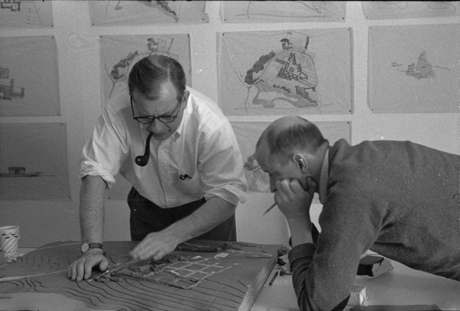 Old photo of Eero Saarinen and Kevin Roche 