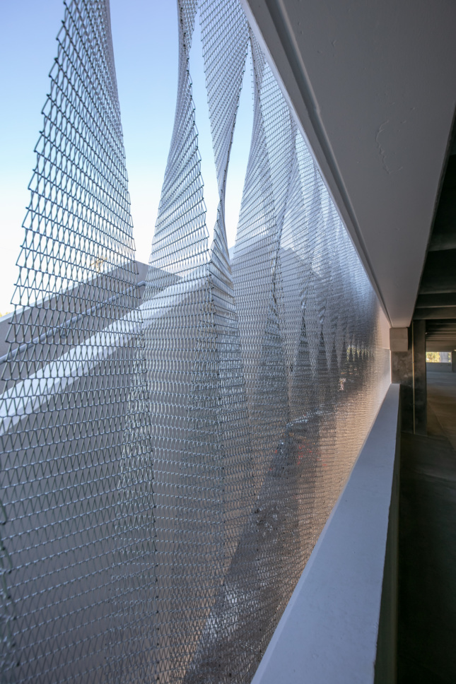 Detail of the stainless steel mesh