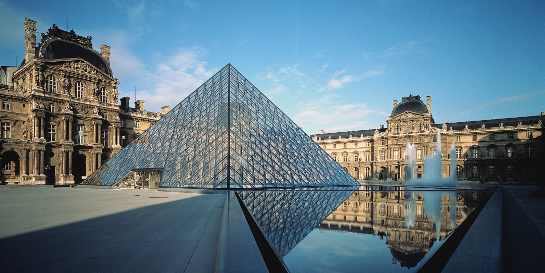 Photo of the pyramid addition to the Louvre