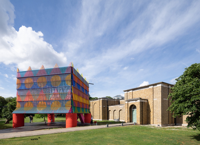 Photo of the 2019 Dulwich Picture Gallery Pavilion next to the gallery's permanent building