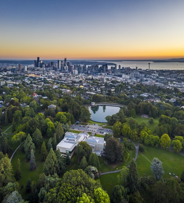 Aerial photo of a park with the Seattle Asian Art Museum inside