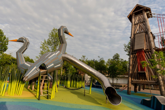 Crane-shaped playground equipment