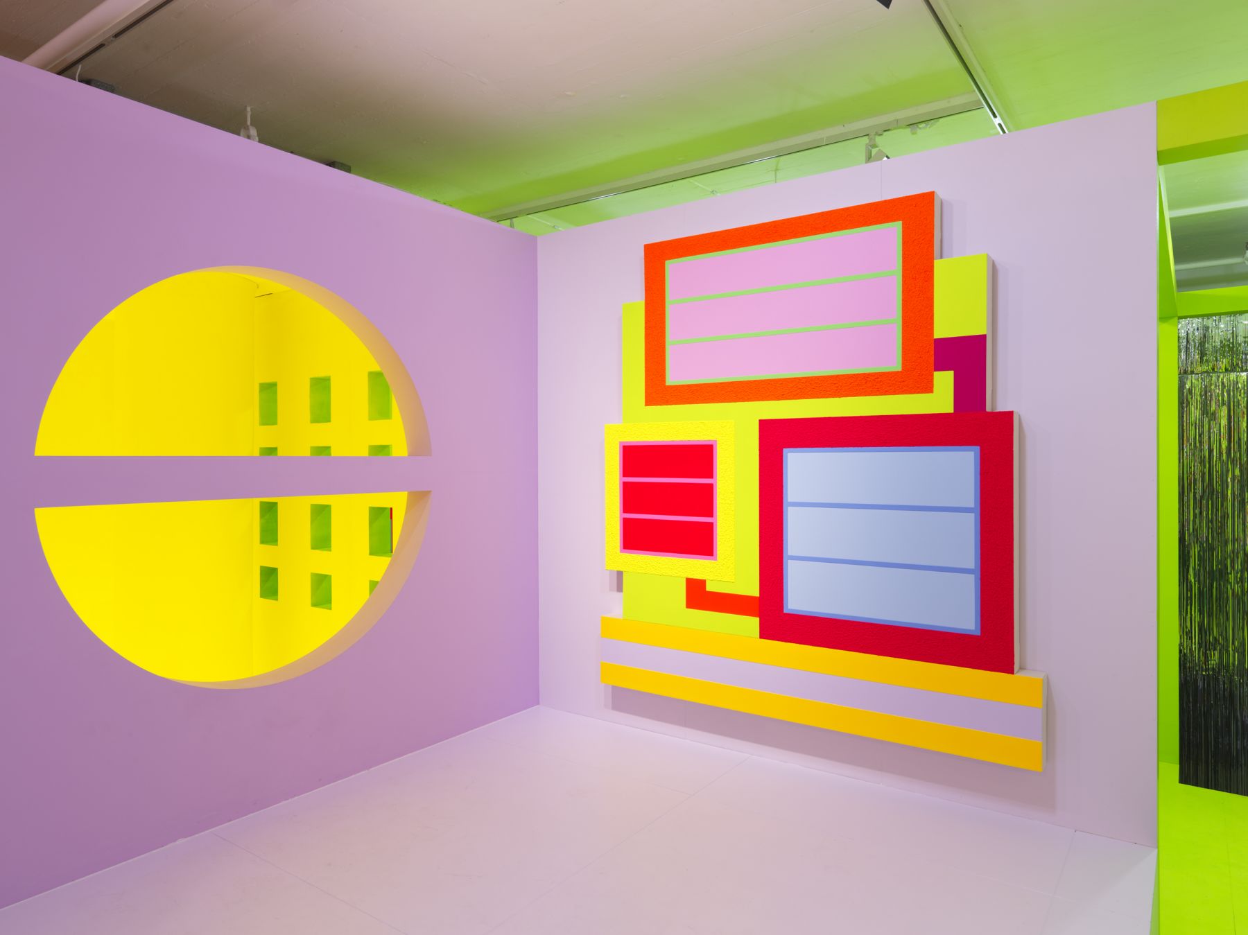 A polychromatic exhibition with a painting in Greene Naftali gallery as part of Heterotopia II