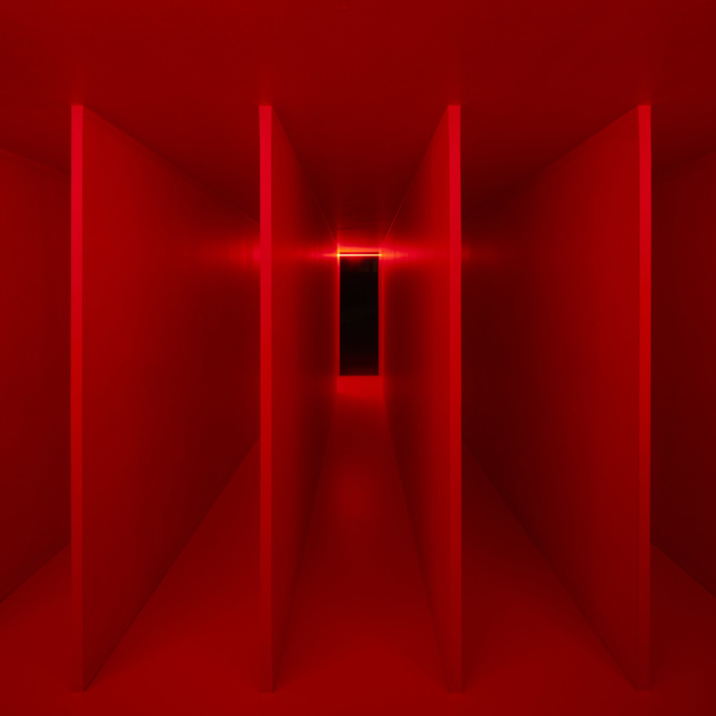 parallel walls in red room