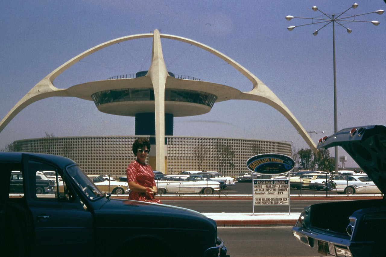 Theme Building at LAX, a central plate held up by concrete piers
