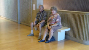 old couple on bench, a lifelike sculpture by duane hanson, which could be affected by museum closures